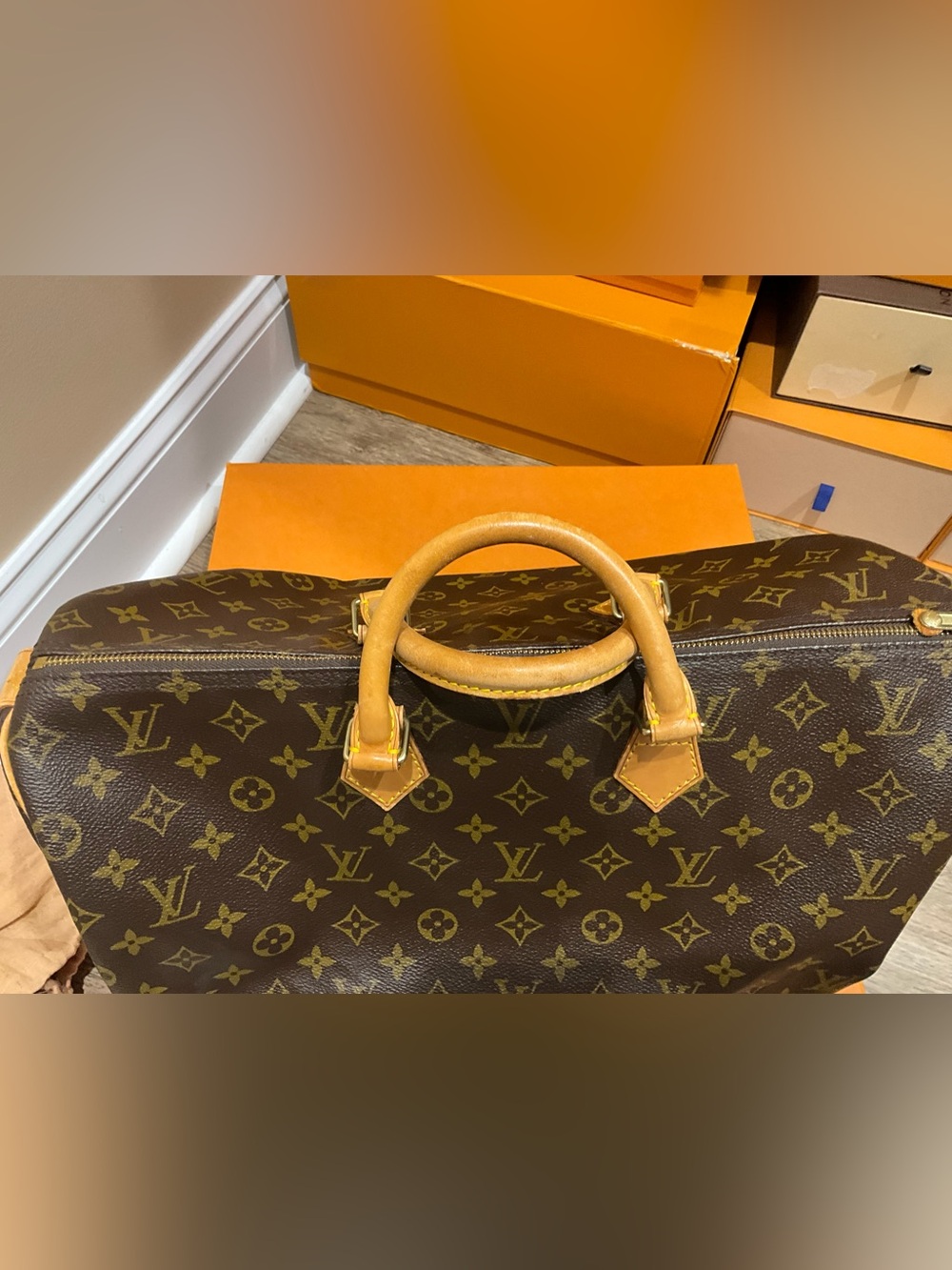 Authentic Louis Vuitton Speedy 40 Brown Monogram Top-Handle Satchel